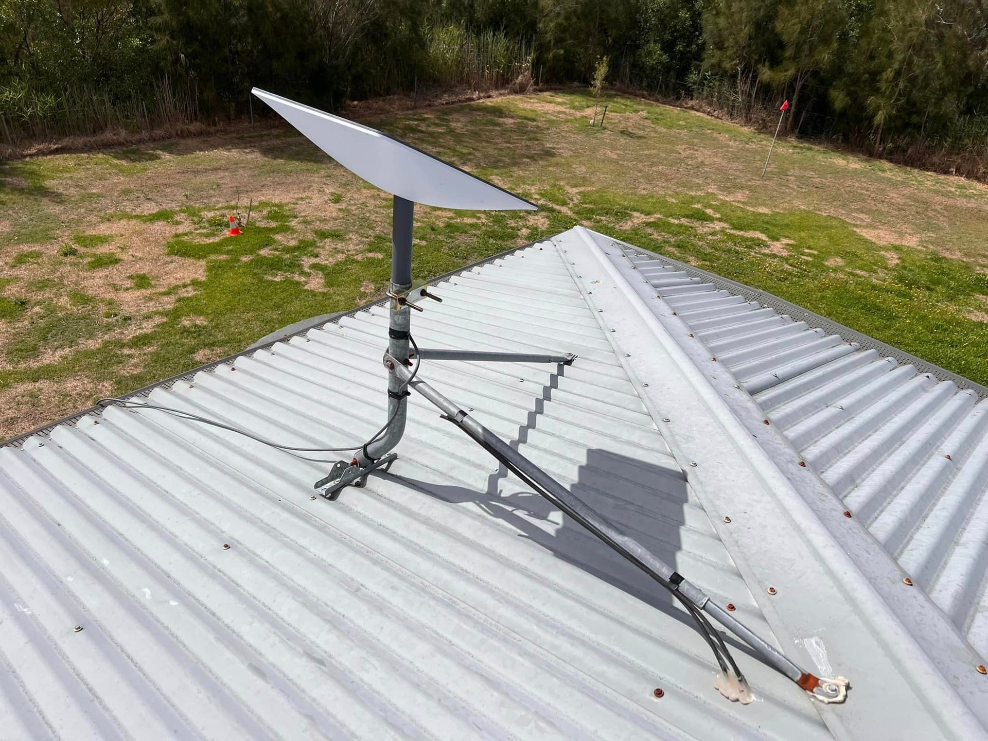 Starlink on metal roof mount